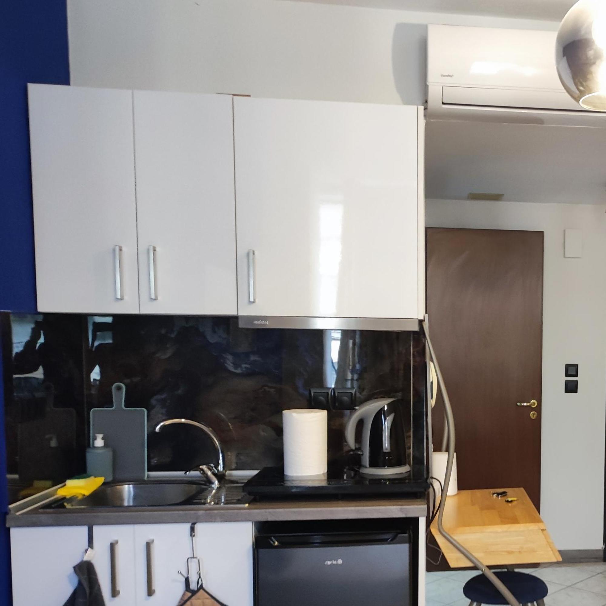 Railway Area Studio Parking テッサロニキ 部屋 写真